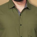 Men Regular Fit Solid Spread Collar Casual Shirt